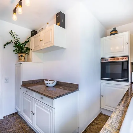 Superb One Bedroom In Golf Juan