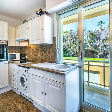 Superb One Bedroom In Golf Juan