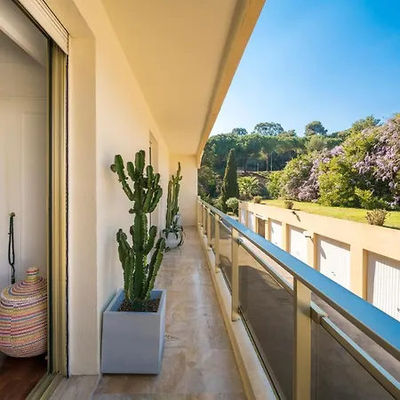 Superb One Bedroom In Golf Juan